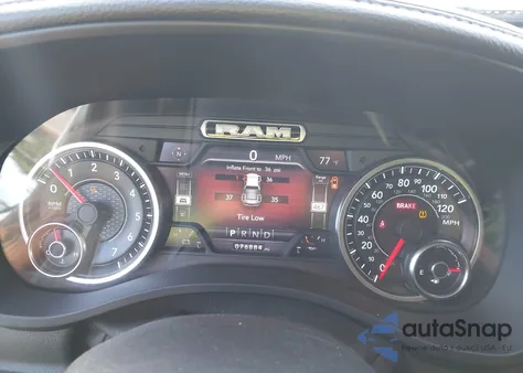 2019 Ram 1500 Laramie 4X2 5'7 Box z USA, uszkodzony, nr VIN 1C6RREJT4KN894519